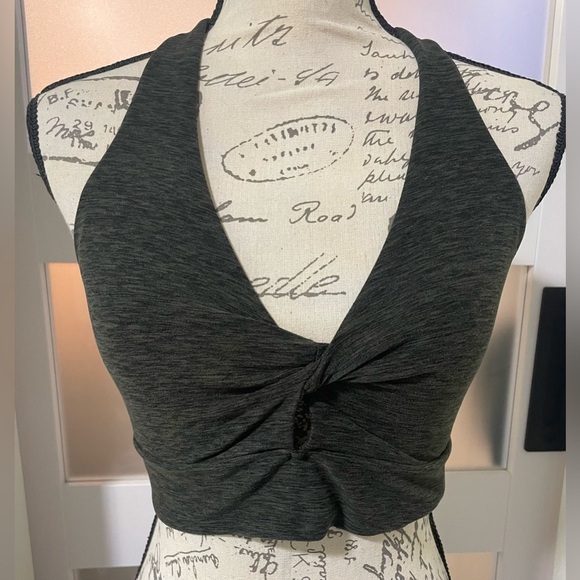 🍂 Green Twist Detail Sports Bra by Victoria's Secret - Picture 6 of 9